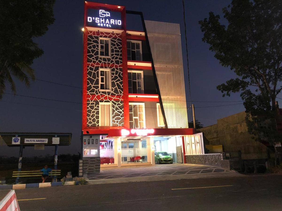 D'Shario Hotel Kepanjen マラン エクステリア 写真