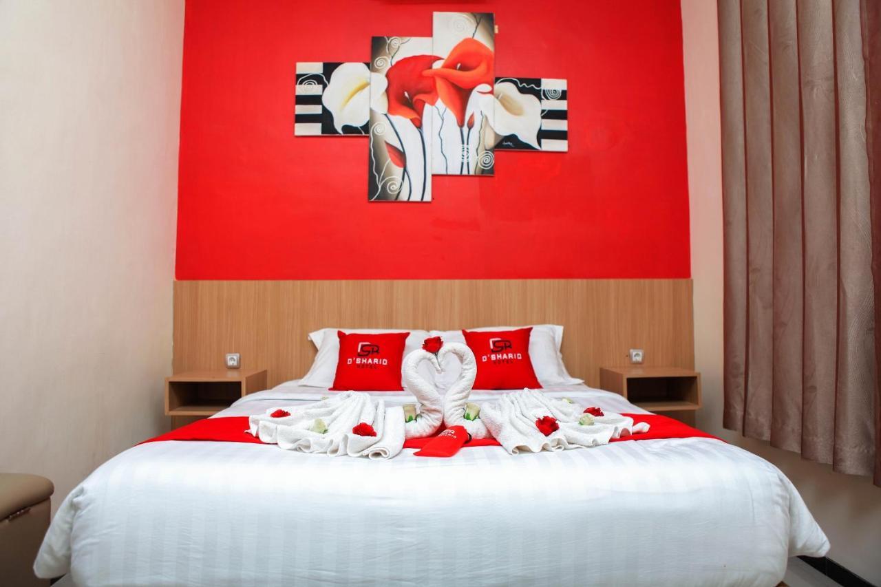 D'Shario Hotel Kepanjen マラン エクステリア 写真