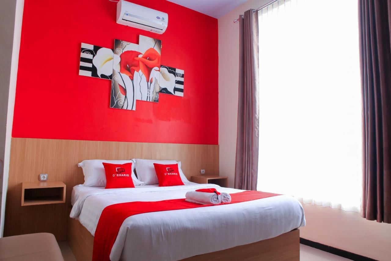 D'Shario Hotel Kepanjen マラン エクステリア 写真