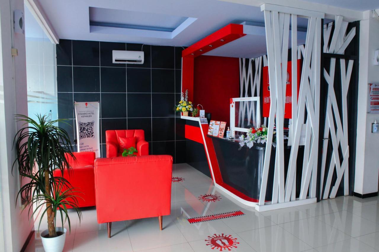 D'Shario Hotel Kepanjen マラン エクステリア 写真