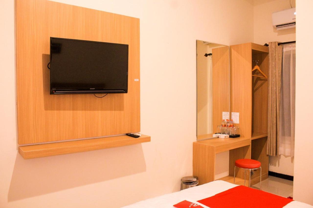 D'Shario Hotel Kepanjen マラン エクステリア 写真